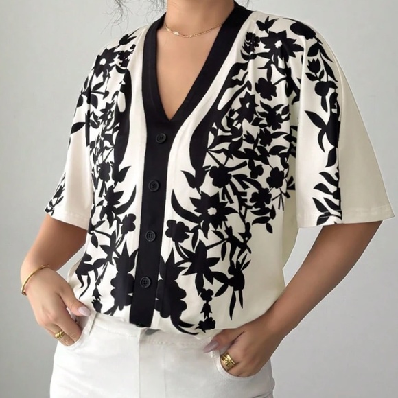 Boho Floral Print V neck Loose Fit Short Sleeve Blouse - Picture 2 of 5